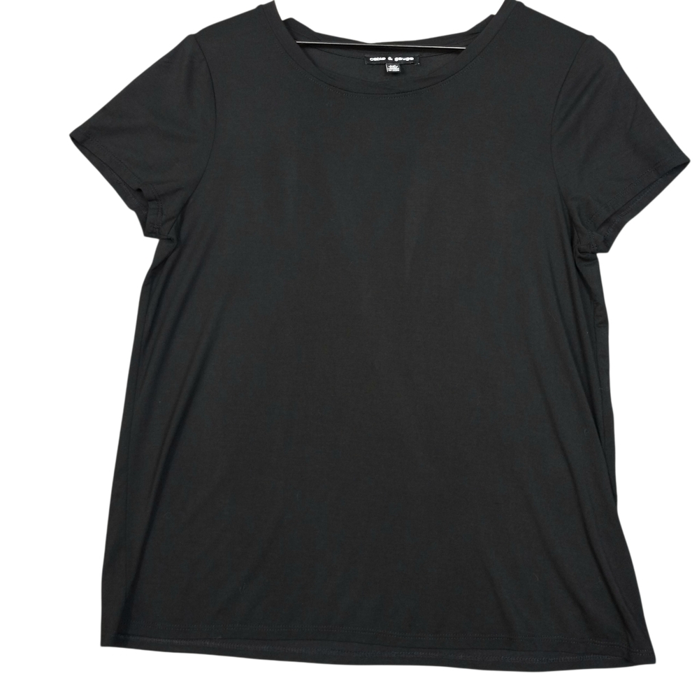 Cable & Gage womans tee size large 21in pit to pit 28in in lenght